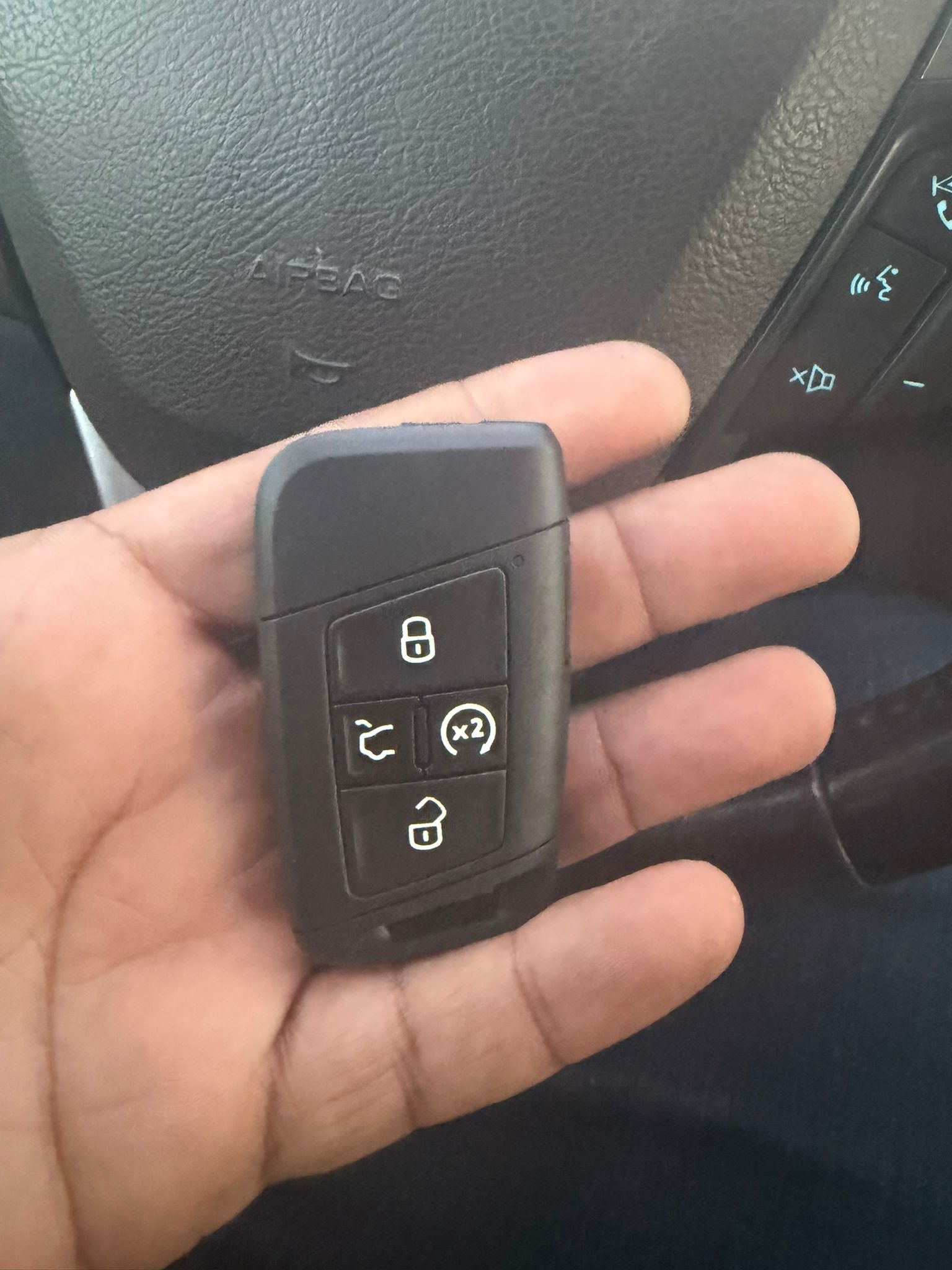 Vehicle key fob service