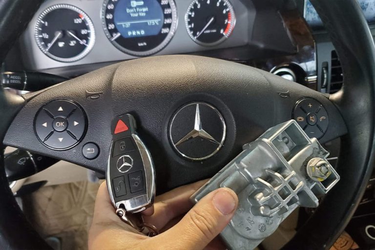 Mercedes-Benz key and steering lock service